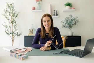 Professional woman advisor